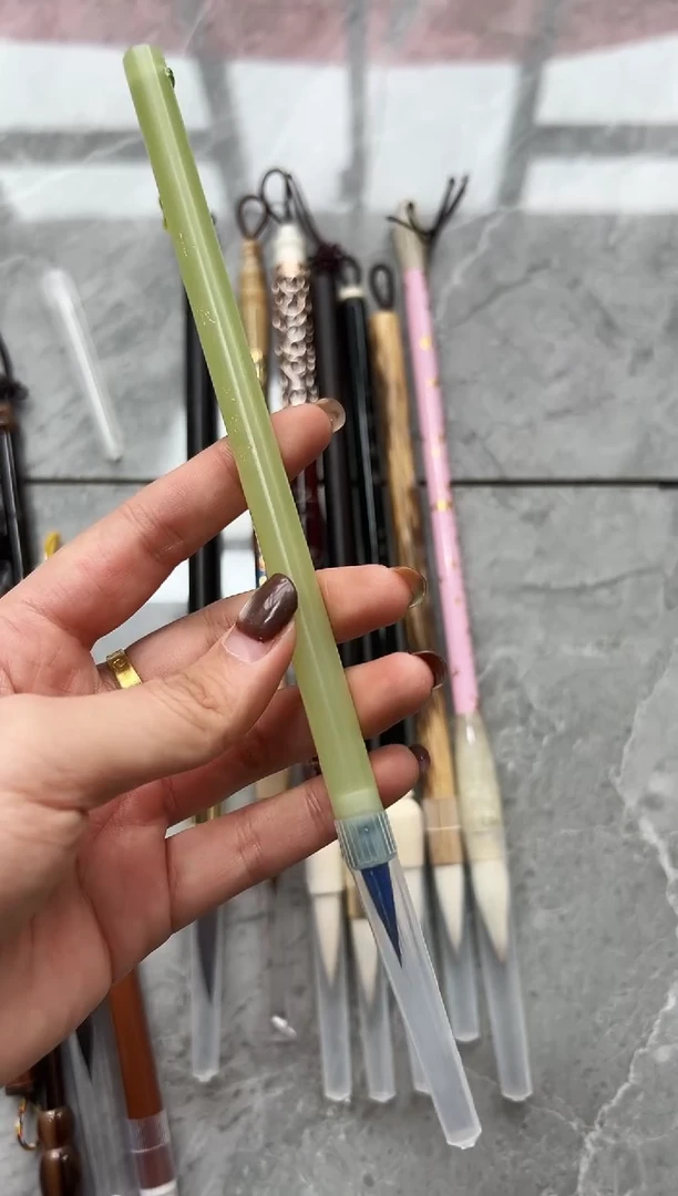 E947 定制孤品高货毛笔1支微瑕 无礼盒 （清水试笔 沾墨不退）