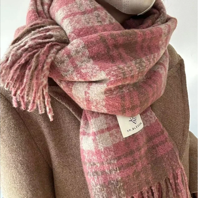 福利格子围巾女韩系氛围保暖新品干枯玫瑰粉秋冬显白柔软流苏披肩