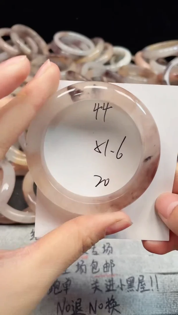 未镶嵌手镯石英质玉44