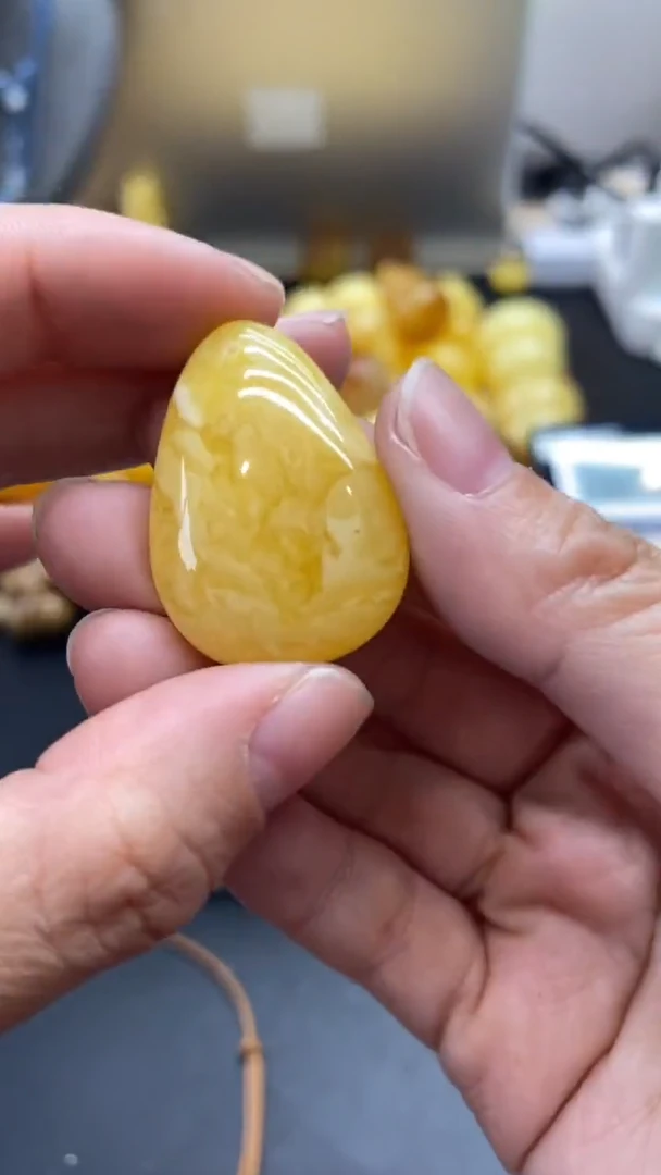 琥珀未镶嵌珠宝奇石2870