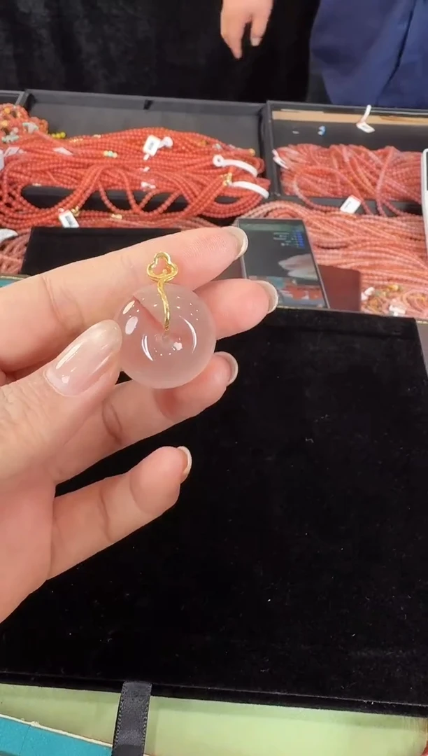 颈饰18K金镶嵌南红玛瑙1101133