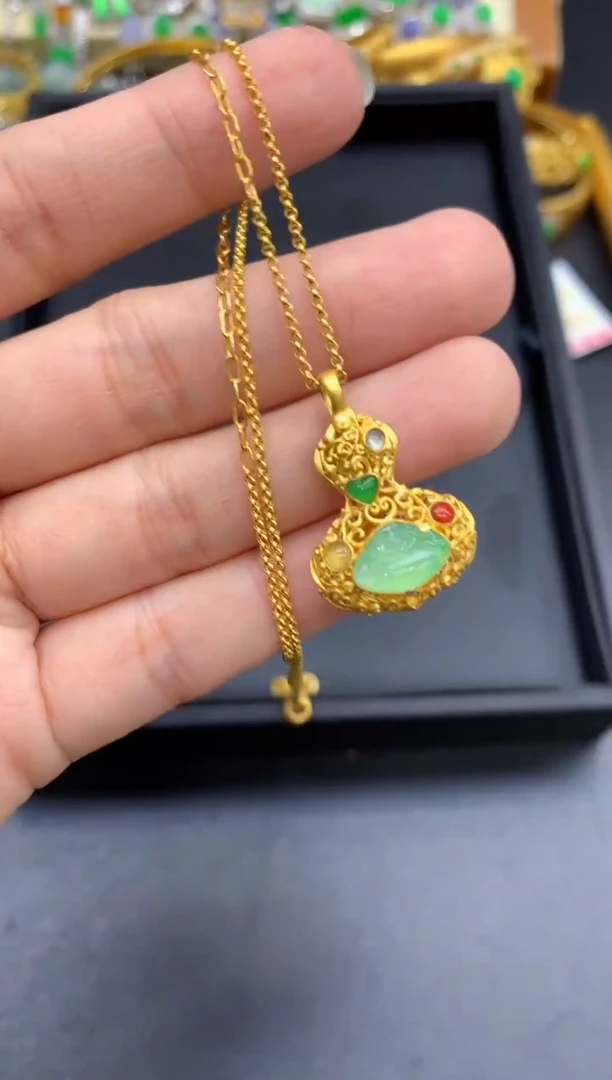 颈饰18K金镶嵌翡翠779-中国好珍宝