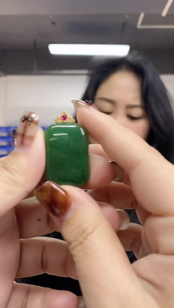 【闪购商品】和田玉吊坠未镶嵌多样性发其一颜色微差