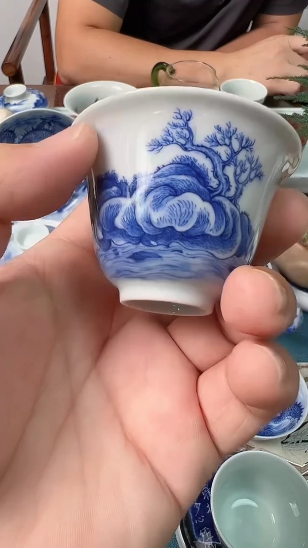 手工手绘青花陶瓷主人杯