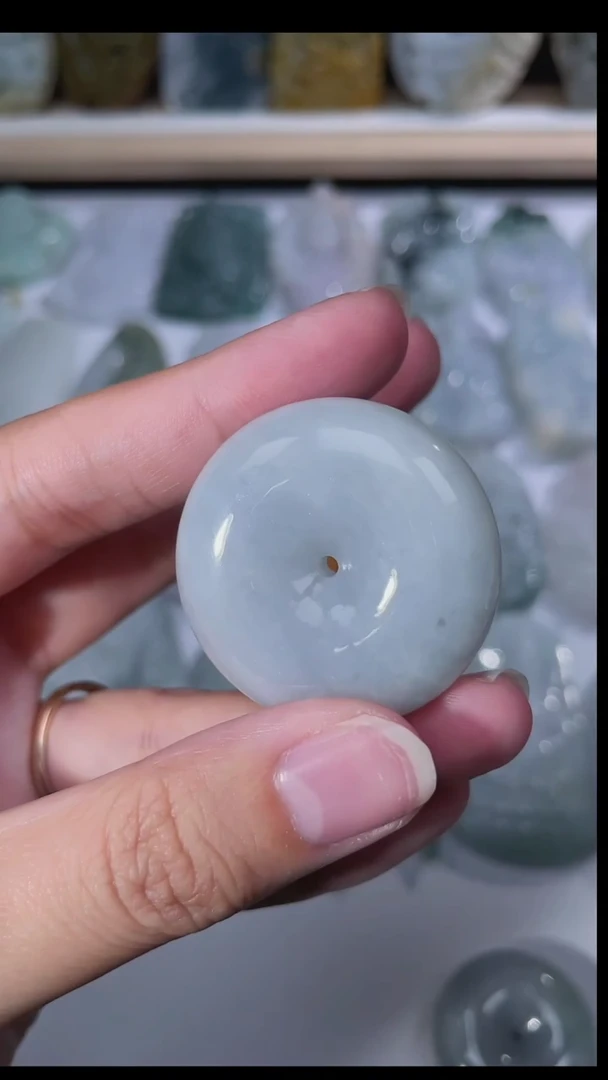 未镶嵌配石翡翠平安扣