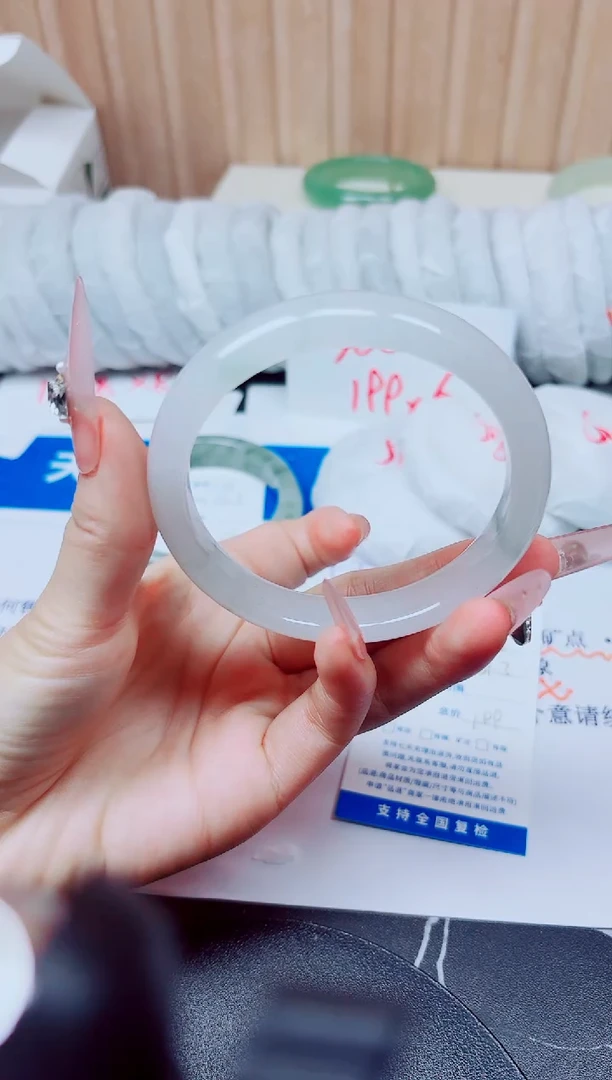 未镶嵌手镯石英质玉32/61.3