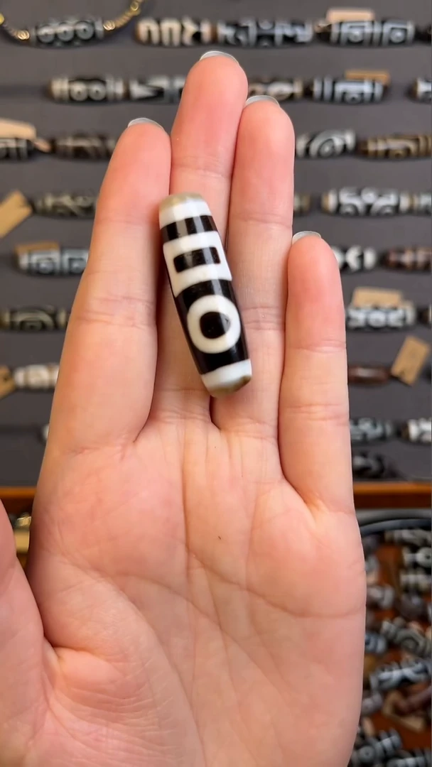 玛瑙/玉髓未镶嵌珠宝半成品吴*.行运高油砂双天地