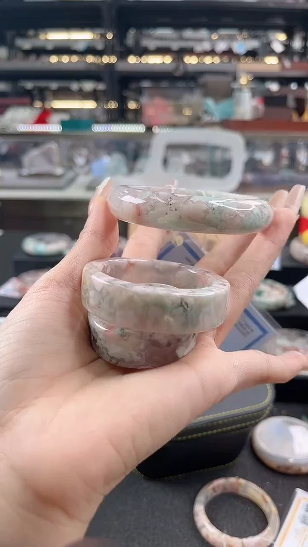 未镶嵌手镯石英质玉60圈口（赠品镯心）2S9247