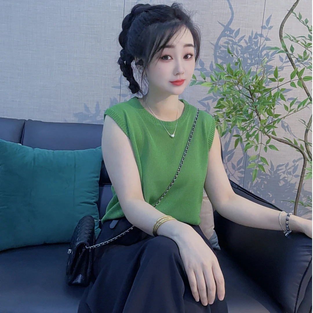 丹丹精选--25002新款圆领小众百搭纯色无袖气质针织背心