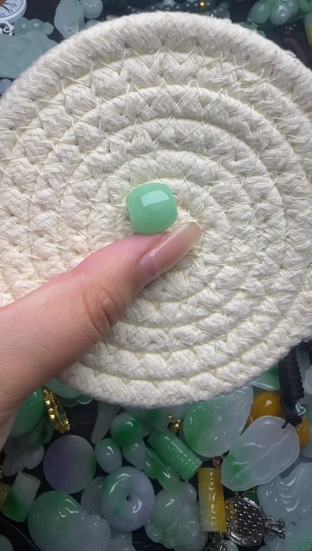翡翠未镶嵌颈饰天然缅甸翡翠吊坠