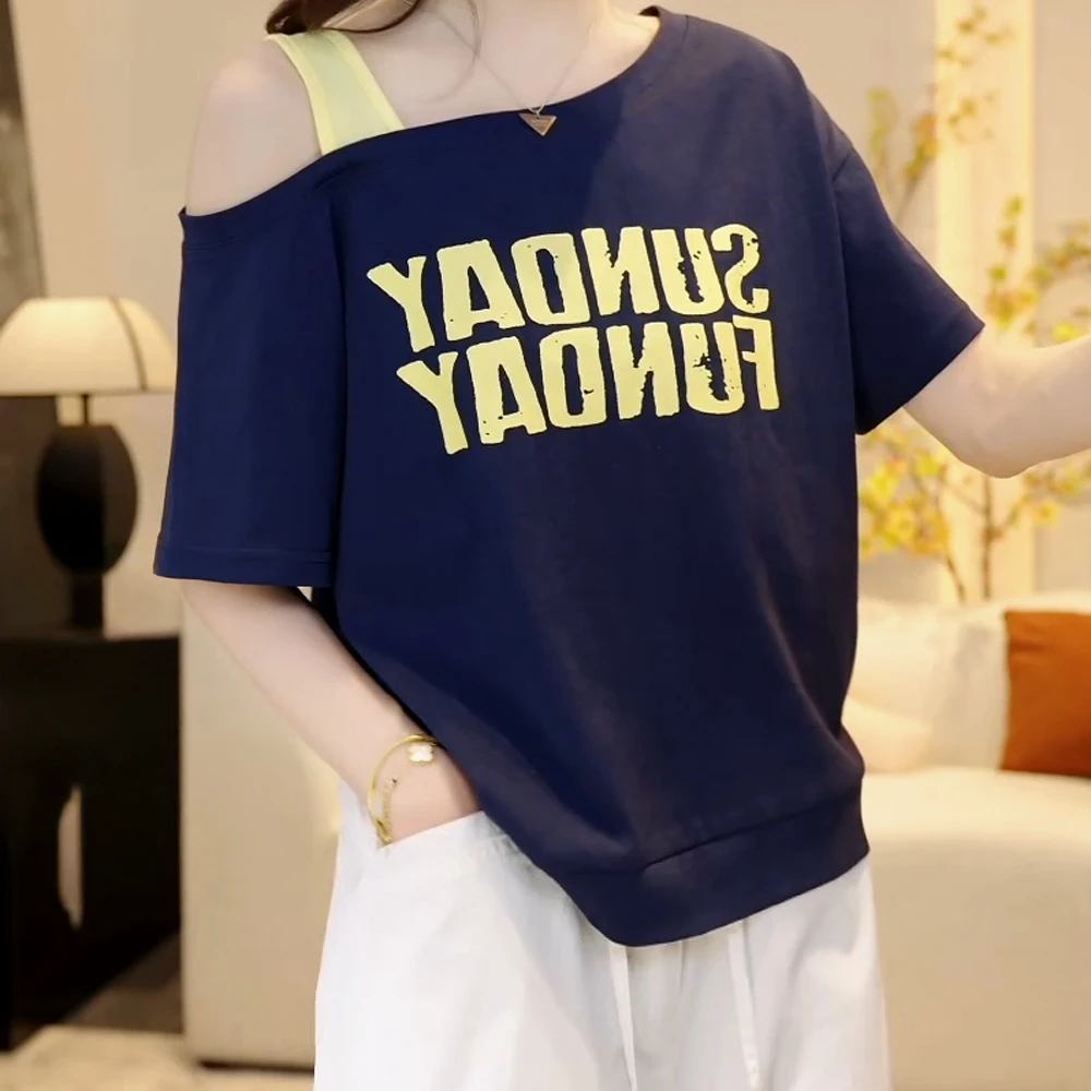 『撞色字母』2025夏季印花宽松斜肩领休闲气质T恤短袖上衣女