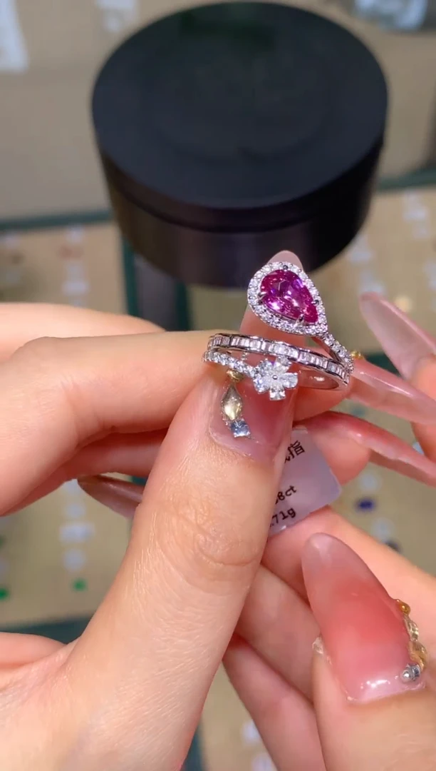 戒指彩色蓝宝石18K金镶嵌1.55CT