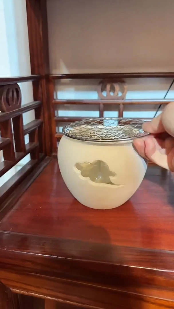 白陶酒精炉配酒精灯 送烤网 高约11厘米 最大直径约13厘米