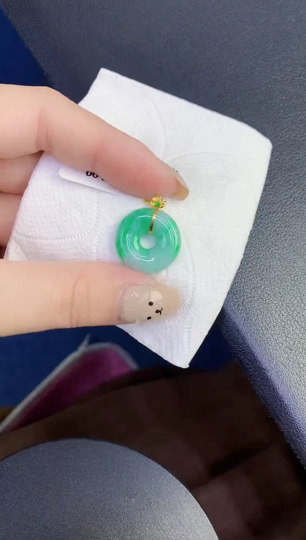 颈饰18K金镶嵌翡翠缅甸天然翡翠A货