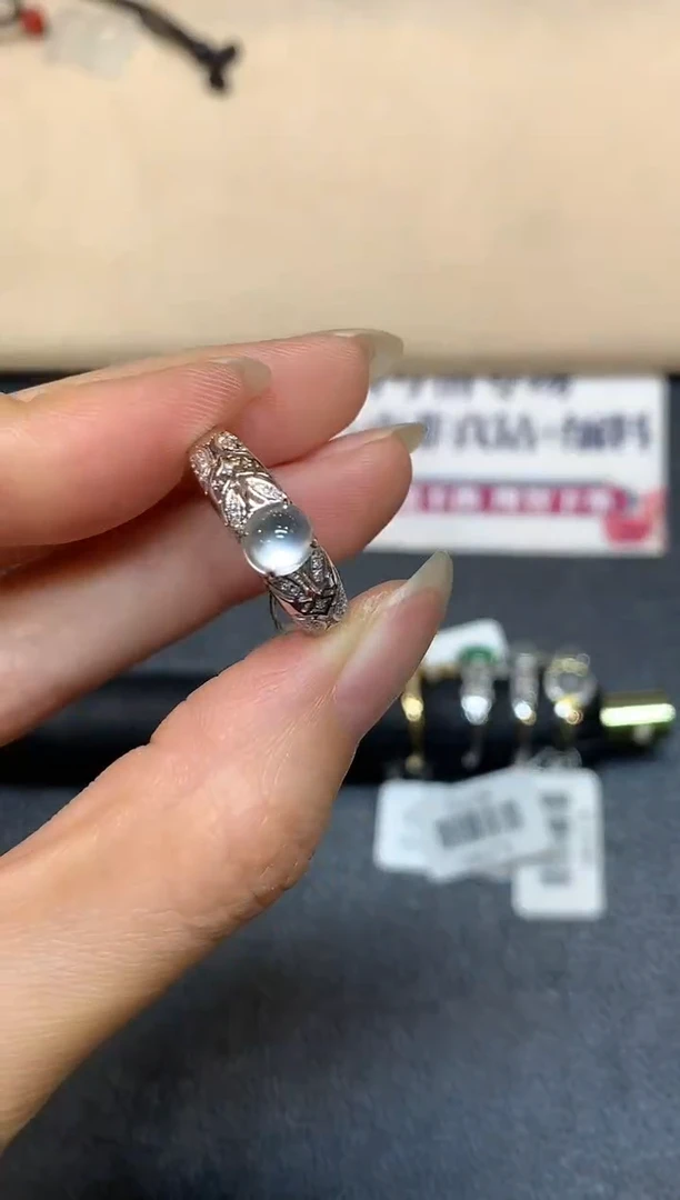 18K金镶嵌戒指翡翠8【无鉴赏期】