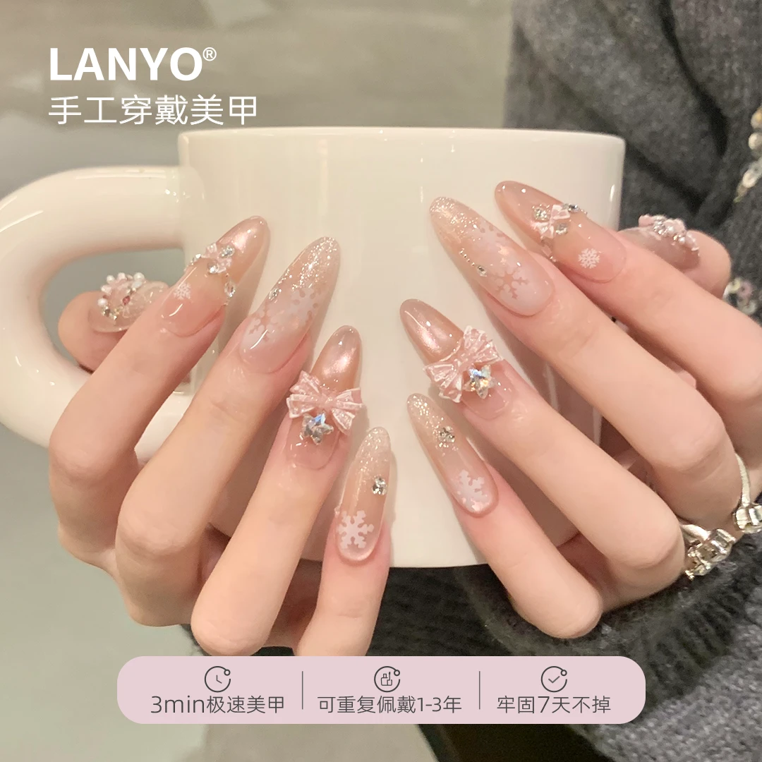 「雪绒糖霜」秋冬少女心蝴蝶结雪花碎钻圣诞氛围感纯手工穿戴甲