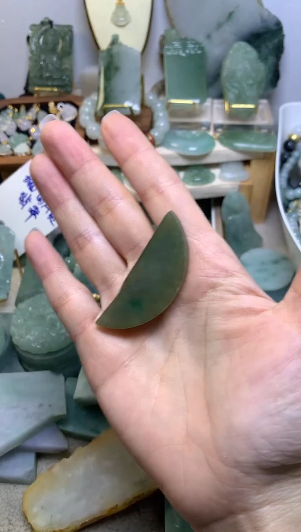 翡翠挂件未镶嵌 缅甸A货翡翠，没有运费险