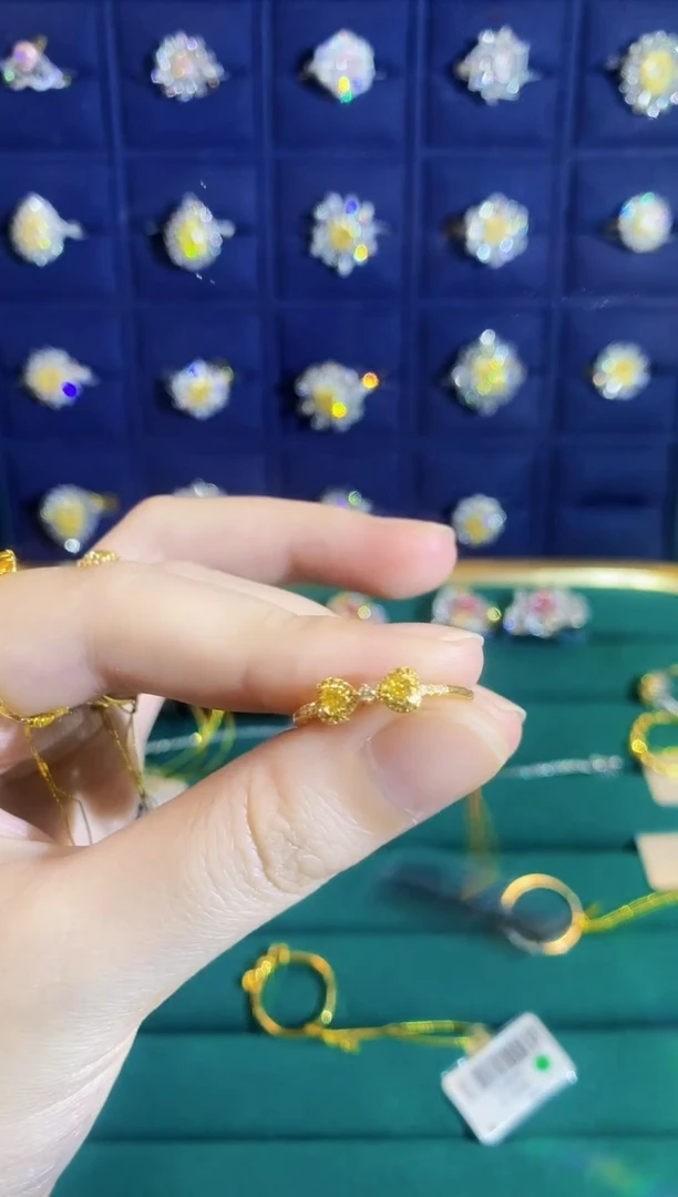 18K金镶嵌戒指钻石15