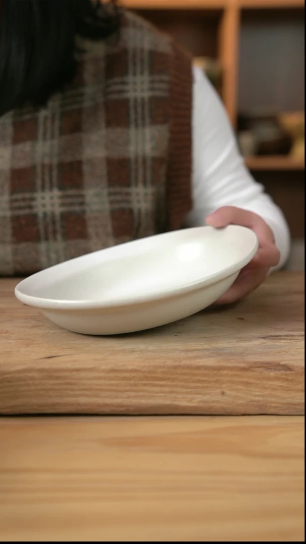 【闪购商品】白色的8英寸元宝鱼盘【盖碗