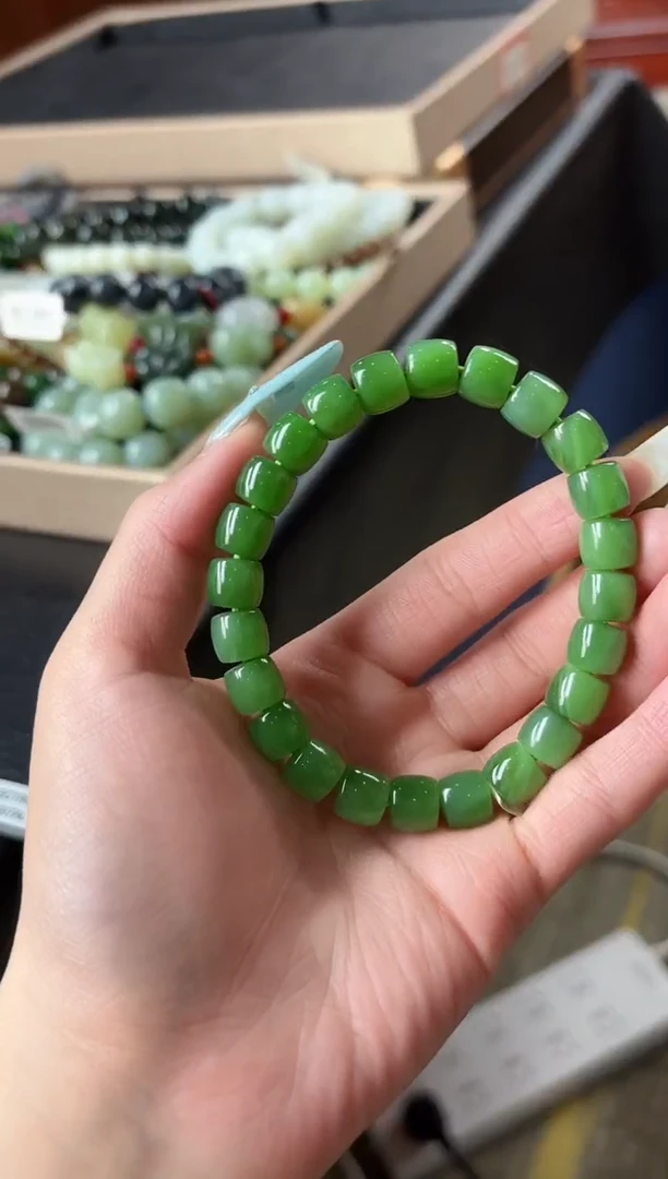 未镶嵌手串和田玉董小姐推荐 多样性发货 拍一发一by9