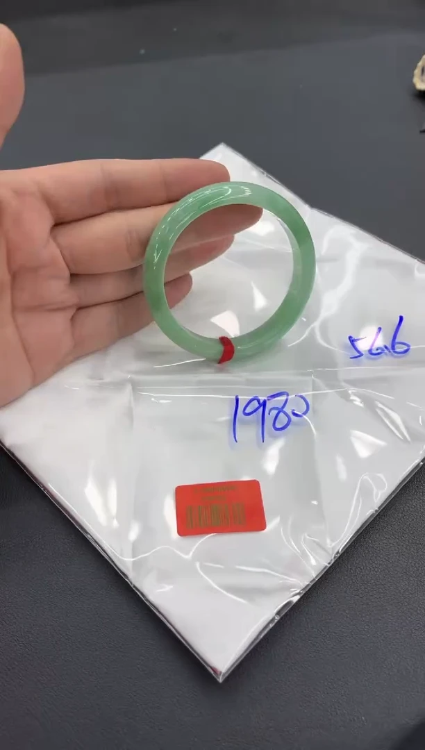 未镶嵌手镯翡翠翡翠手镯