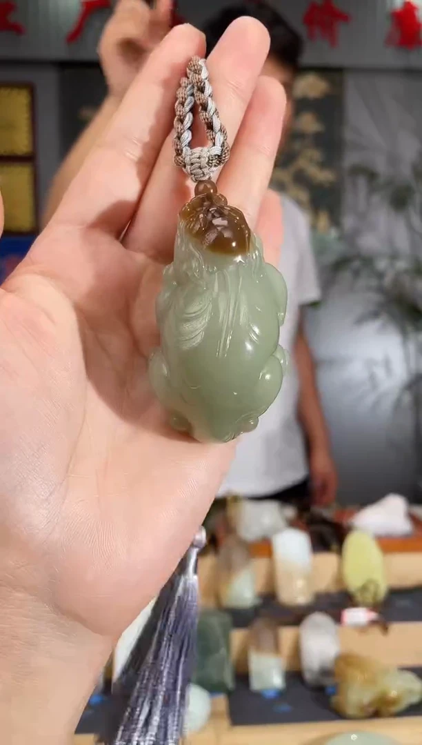 和田玉未镶嵌颈饰1