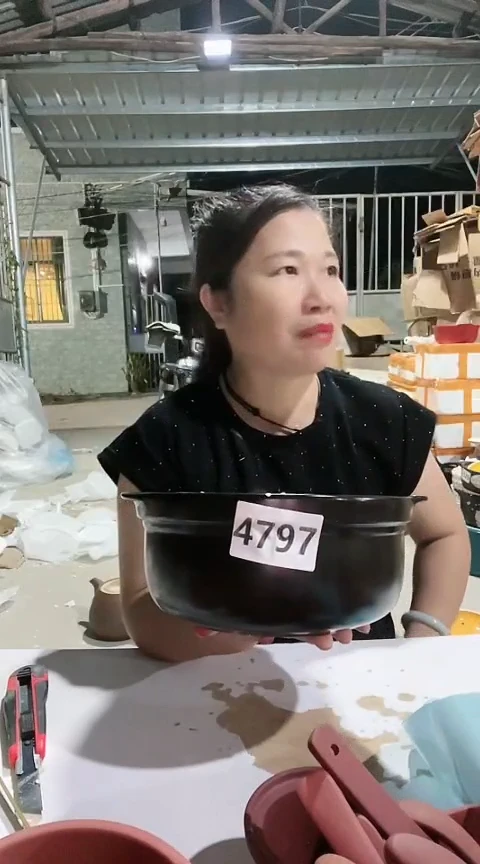 4797大瑕疵黑锅不带盖