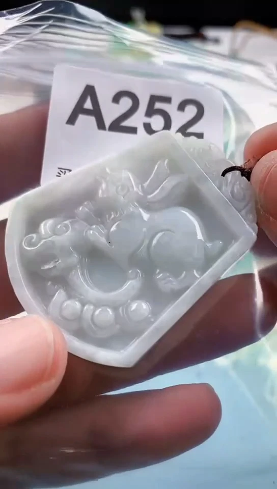 【闪购商品】翡翠挂件未镶嵌天然翡翠吊坠挂件