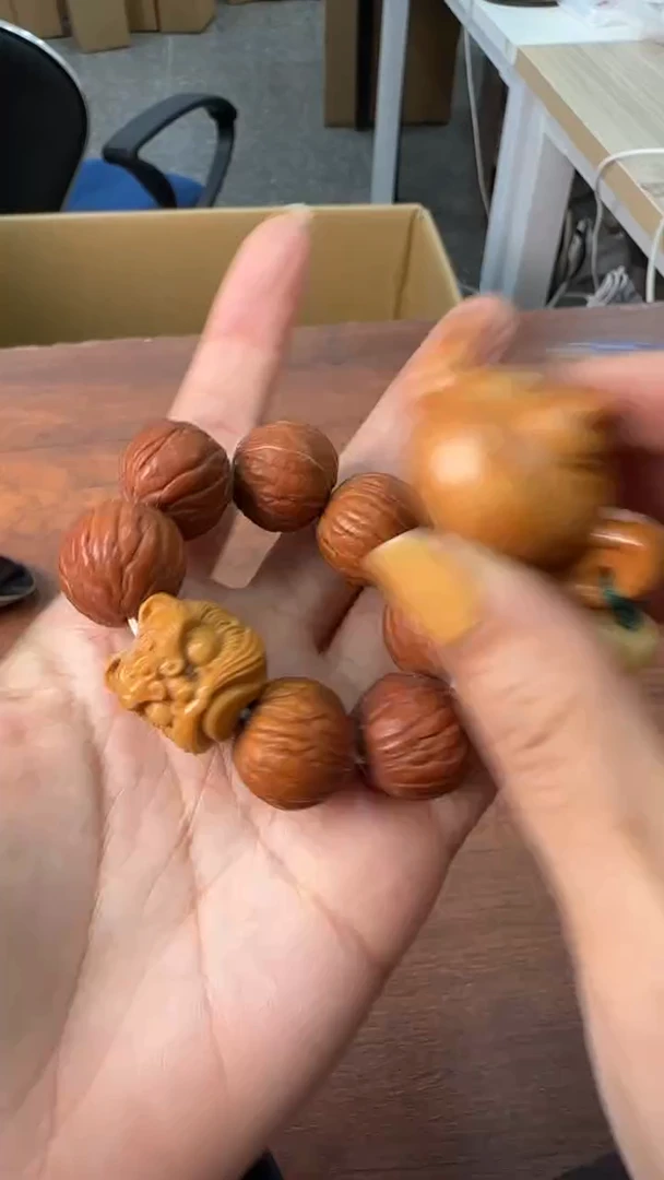 撕开云雾就会看见光