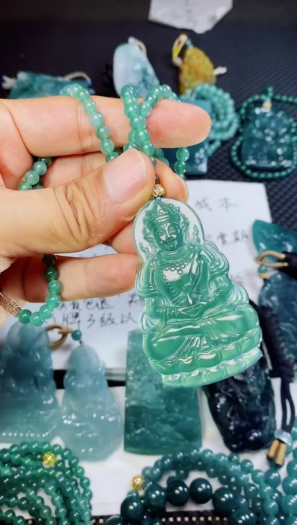 翡翠未镶嵌颈饰