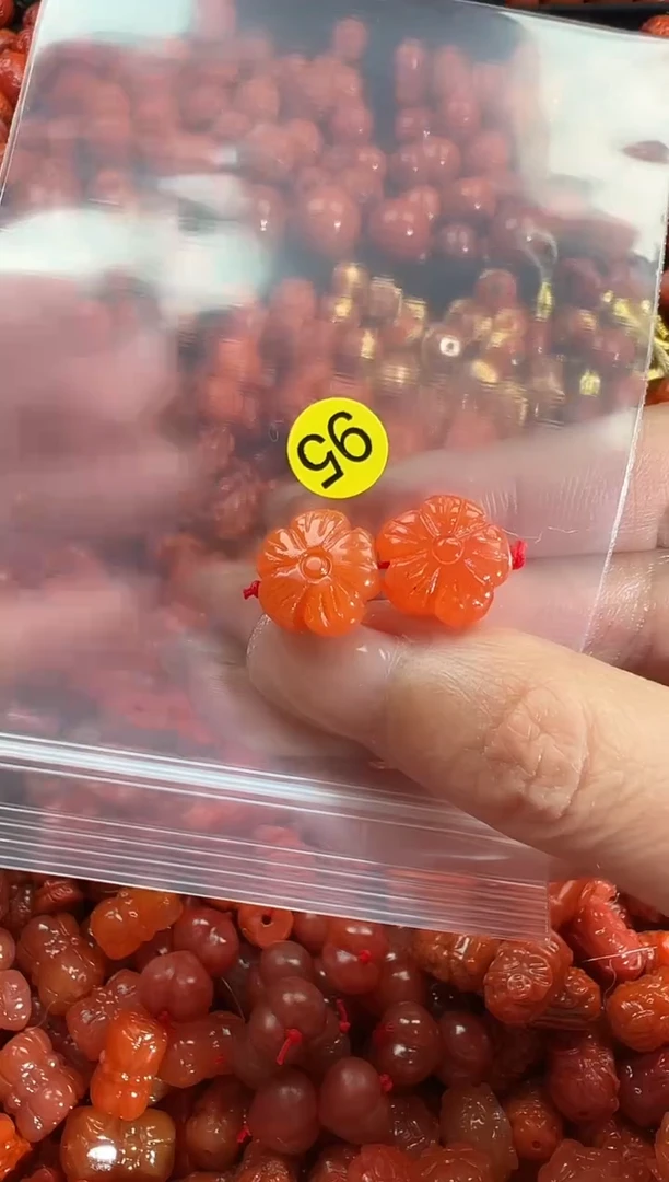 颈饰未镶嵌南红玛瑙1