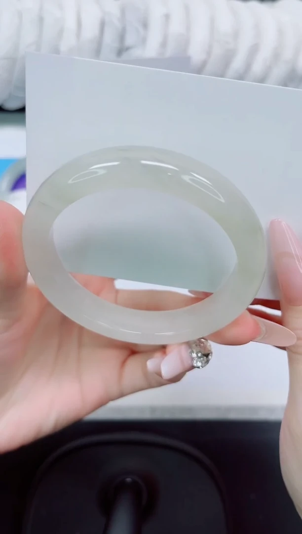 石英质玉手镯未镶嵌66