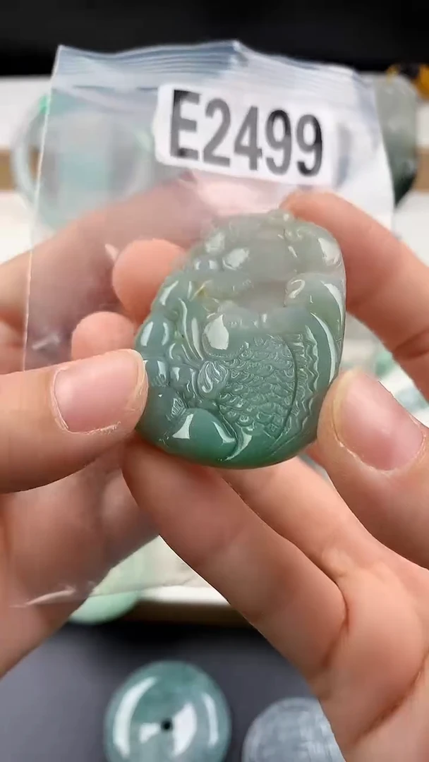 颈饰未镶嵌翡翠天然翡翠吊坠挂件