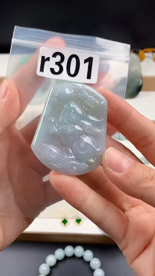 颈饰未镶嵌翡翠天然翡翠吊坠挂件