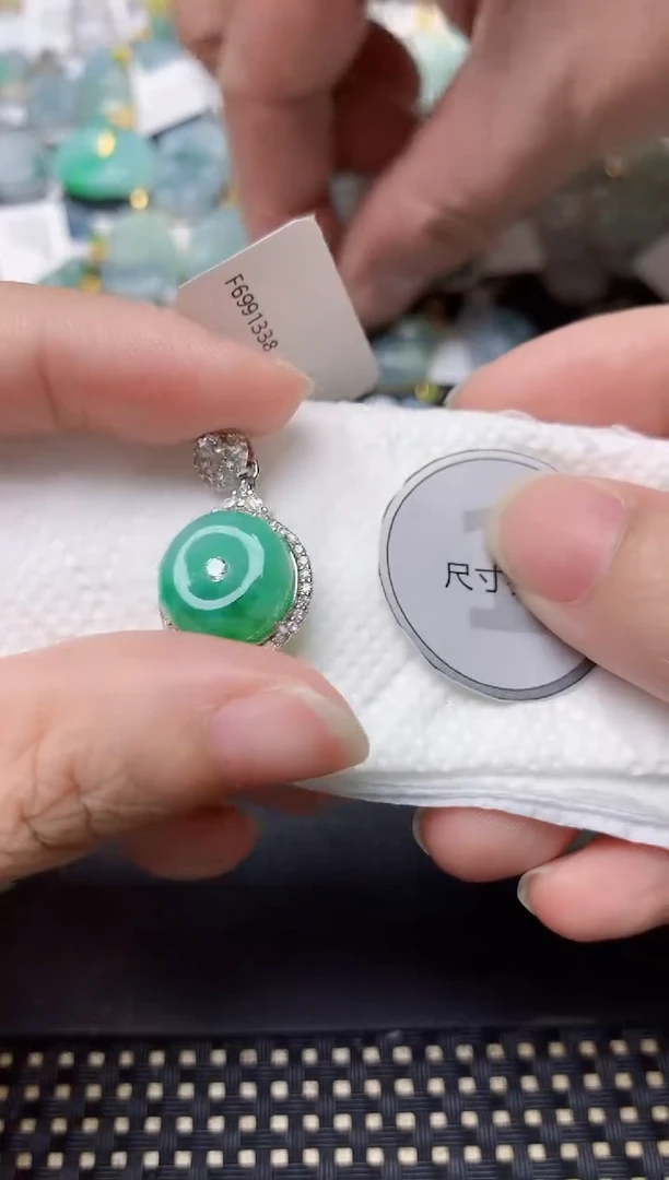 颈饰银S925镶嵌翡翠天然翡翠A货