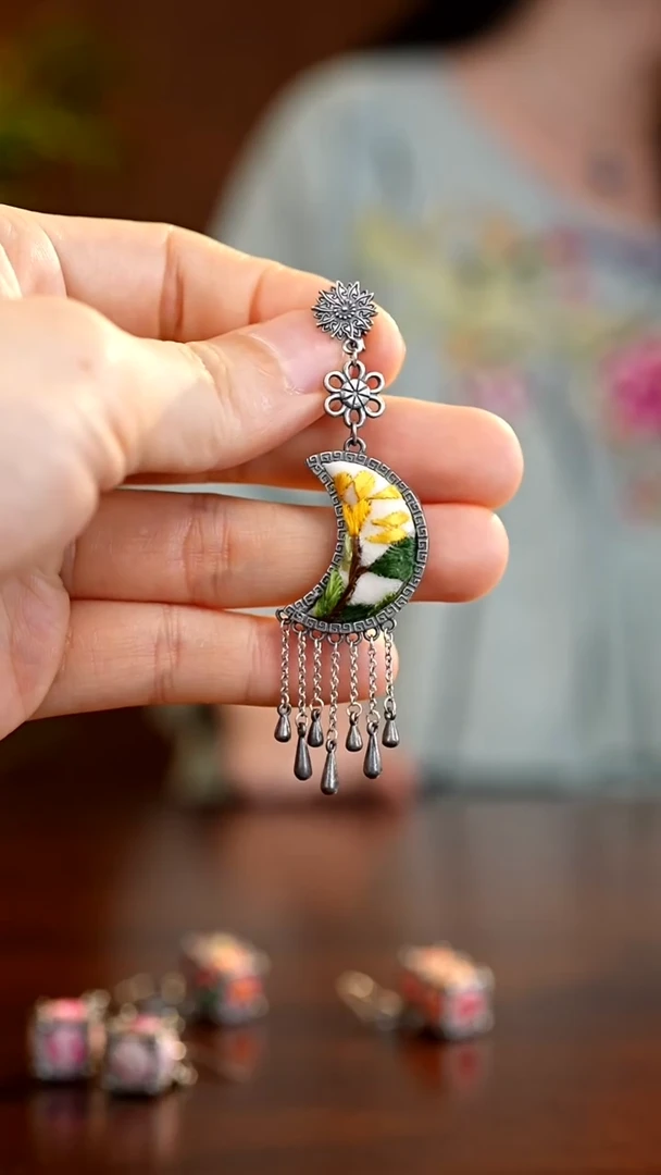 刺绣私人定制苗族手工A532