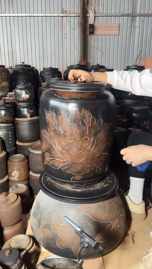 【闪购商品】壶瑕疵茶缸 高50cm 外地裂 051