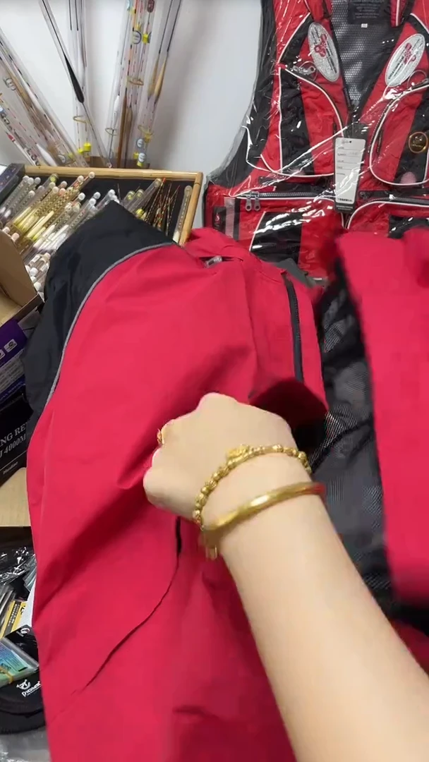 半**埃863   冲锋衣 l码   一套