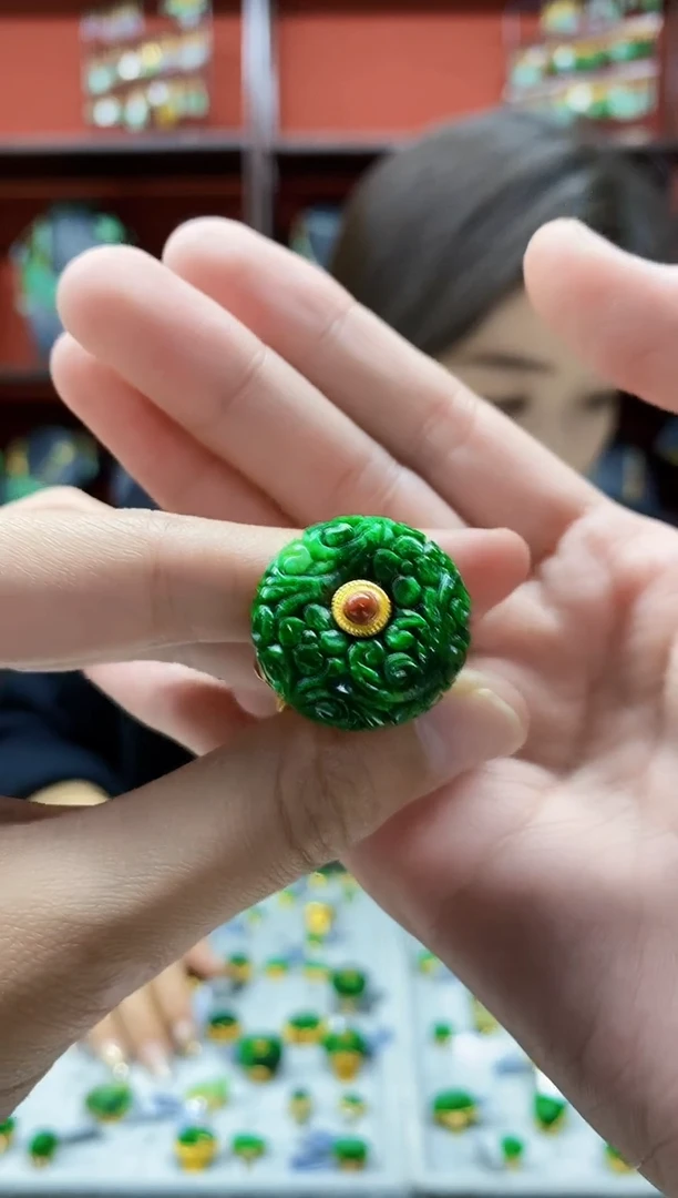 颈饰未镶嵌翡翠翡翠戒指