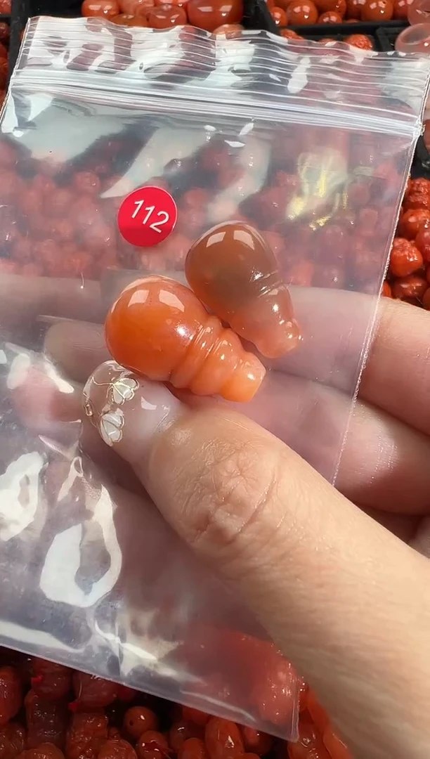 颈饰未镶嵌南红玛瑙1