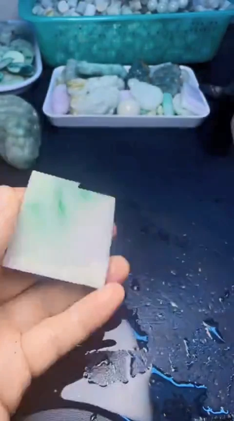 颈饰未镶嵌翡翠半****尘011