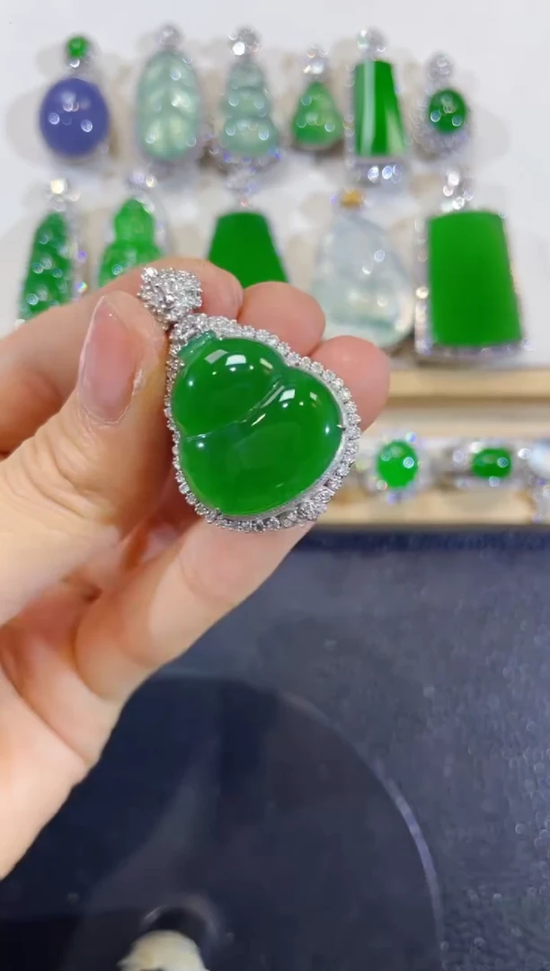 吊坠(不含链)18K金镶嵌翡翠团购15