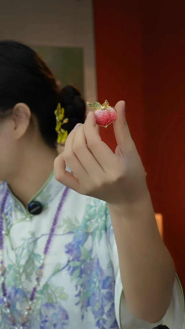 刺绣姚老师福桃压襟