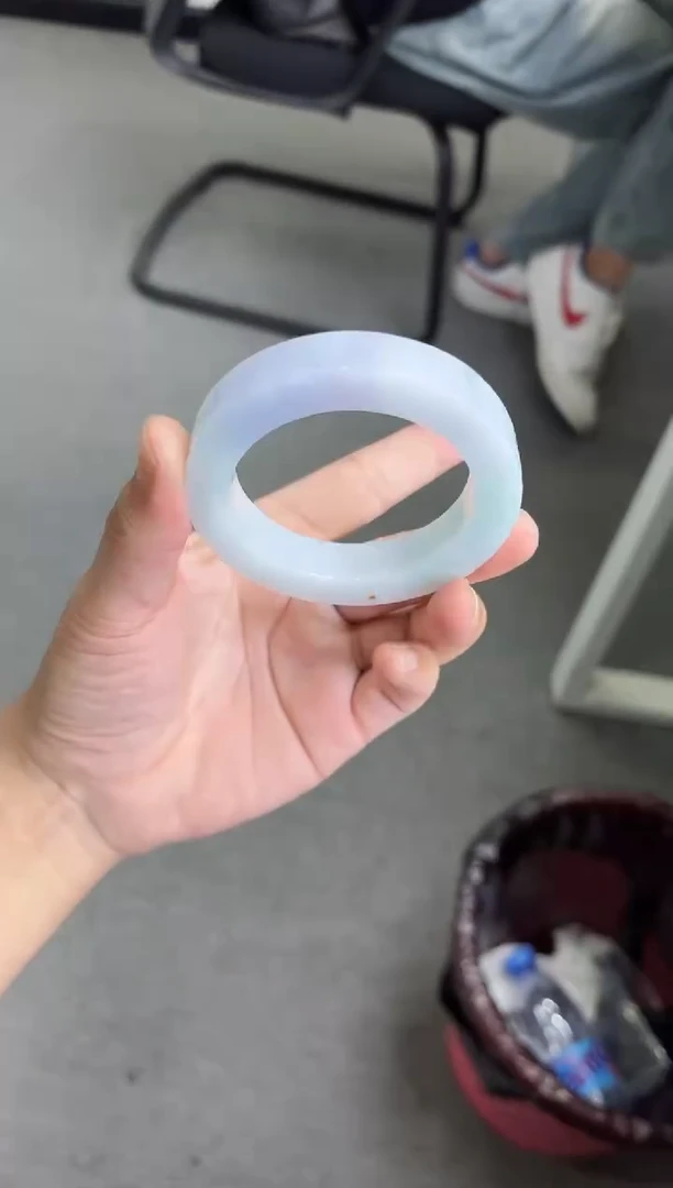 未镶嵌手镯定制翡翠随**杏手镯