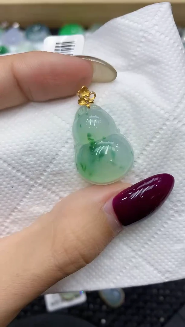 翡翠18K金镶嵌颈饰111111111111