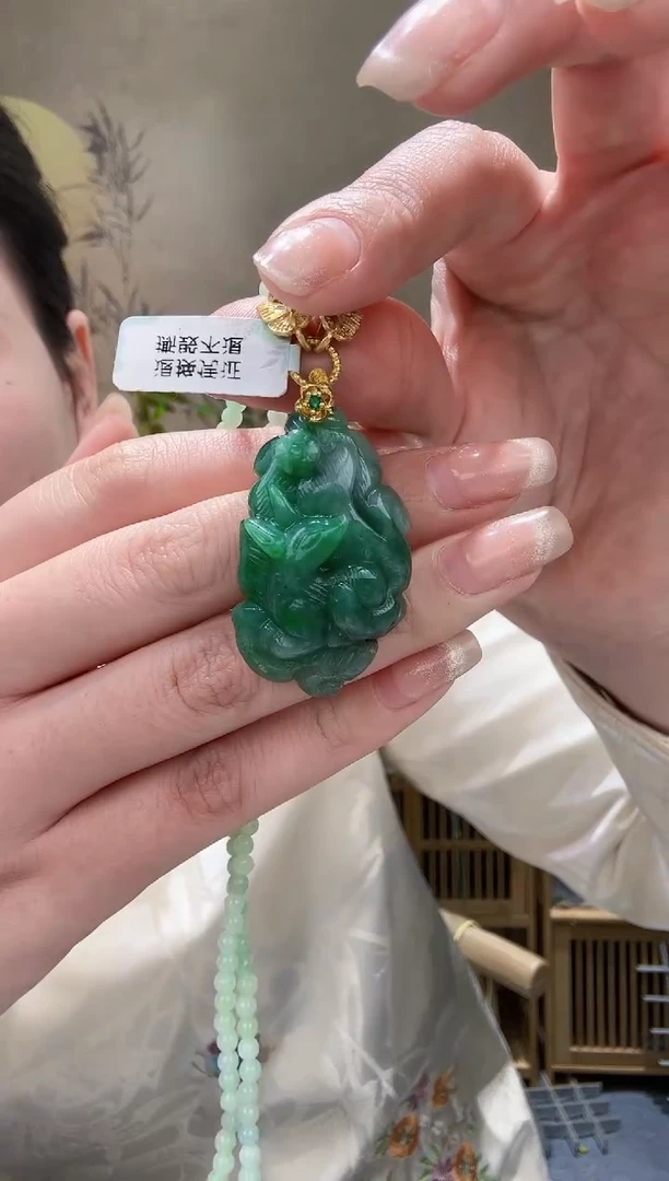 【闪购商品】翡翠颈饰未镶嵌吊坠
