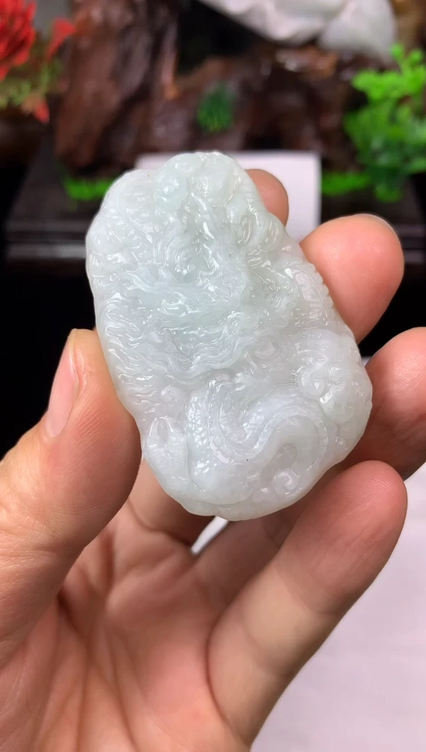 颈饰未镶嵌翡翠高*一龙牌