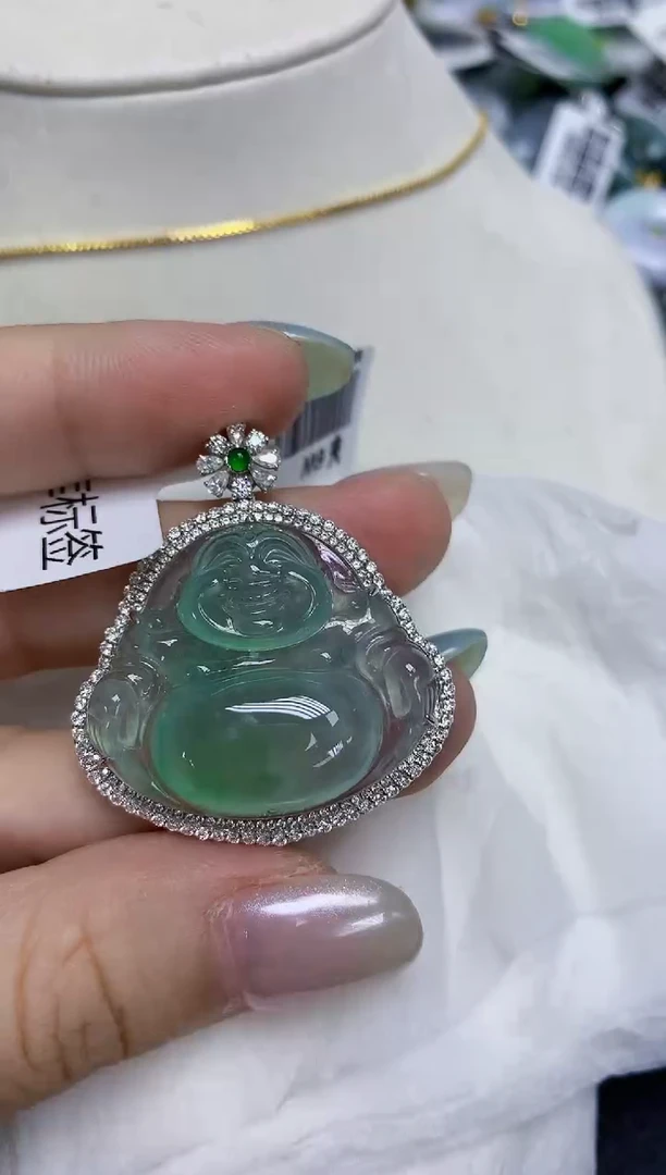 翡翠18K金镶嵌颈饰天然缅甸翡翠A货