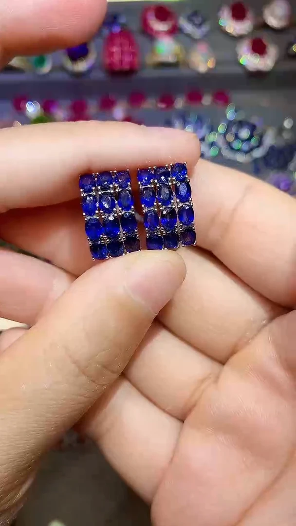 蓝宝石耳饰银S925镶嵌....