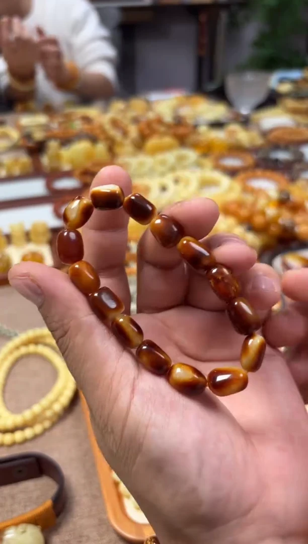 【闪购商品】蜜蜡裸石未镶嵌手串